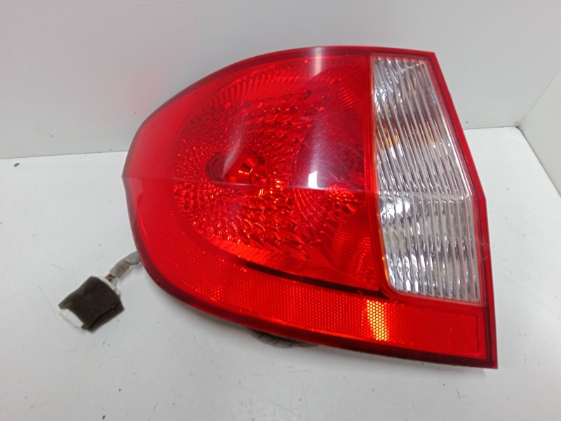 Recambio de piloto trasero izquierdo para hyundai getz (tb) 1.1 referencia OEM IAM 924010B500  