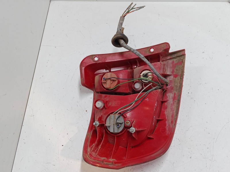 Recambio de piloto trasero derecho para hyundai getz (tb) 1.1 referencia OEM IAM 924020B500  