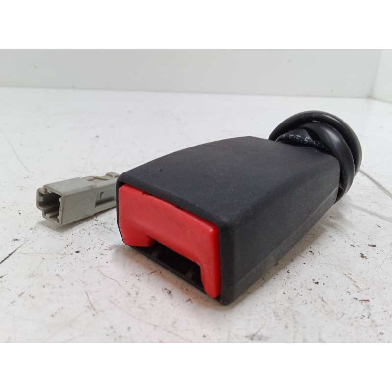 Recambio de anclaje cinturon delantero derecho para fiat 500 (312_) 1.3 d multijet (312axb1a) referencia OEM IAM 34023904  