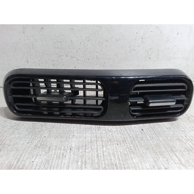 Recambio de aireador central para citroën c4 cactus 1.2 vti 82 referencia OEM IAM   