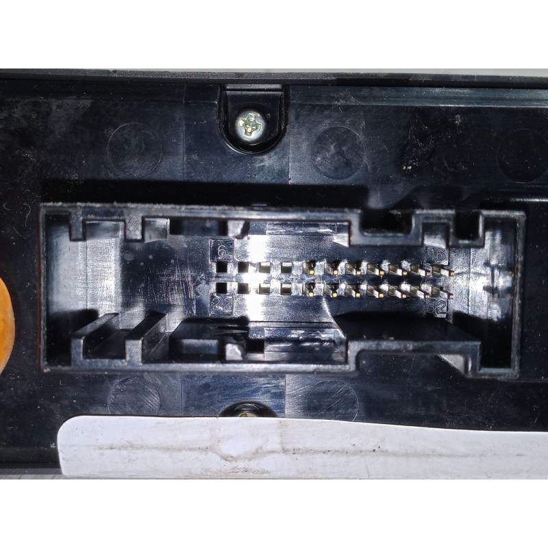 Recambio de mando elevalunas delantero izquierdo para opel astra h gtc (a04) 1.9 cdti (l08) referencia OEM IAM 13228706  