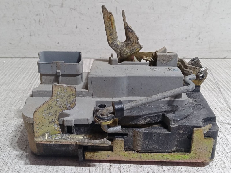 Recambio de cerradura puerta delantera derecha para citroën xsara coupé (n0) 1.6 16v referencia OEM IAM    Recambio de cerradura puerta delantera derecha para citroën xsara coupé (n0) 1.6 16v referencia OEM IAM