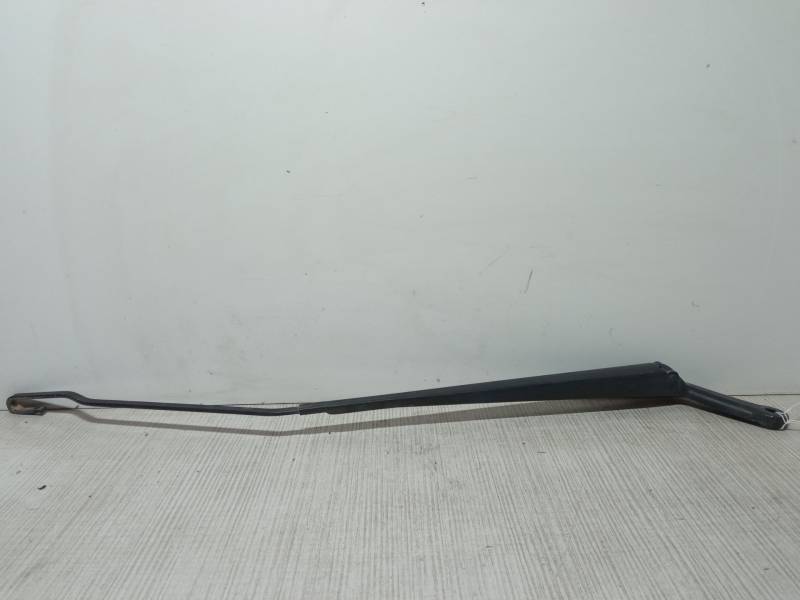 BRAZO LIMPIA DELANTERO DERECHO 