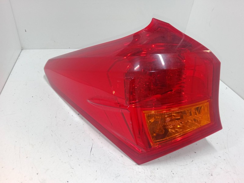 Recambio de piloto trasero izquierdo para toyota auris station wagon (_e18_) 1.8 hybrid (zwe186_) referencia OEM IAM   