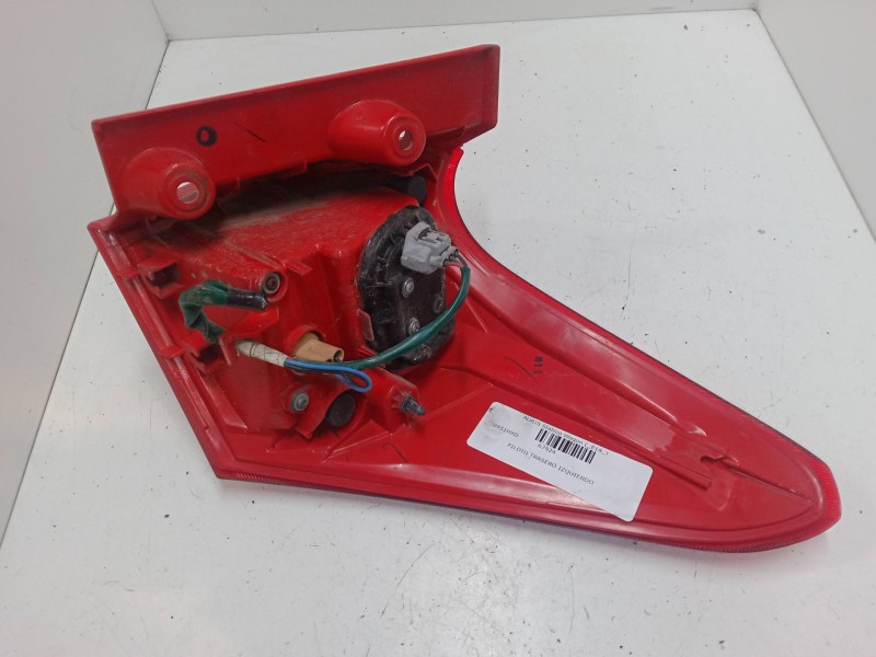 Recambio de piloto trasero izquierdo para toyota auris station wagon (_e18_) 1.8 hybrid (zwe186_) referencia OEM IAM   