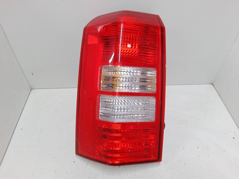 Recambio de piloto trasero izquierdo para jeep patriot (mk74) 2.0 crd 4x4 referencia OEM IAM    Recambio de piloto trasero izquierdo para jeep patriot (mk74) 2.0 crd 4x4 referencia OEM IAM