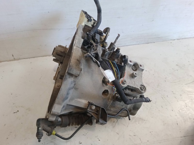 Recambio de caja de cambios manual 5 velocidades para citroën c4 cactus 1.2 thp 110 referencia OEM IAM 20ET26  