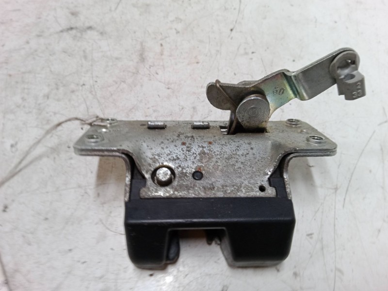 Recambio de cerradura maletero / porton para opel zafira a monospace (t98) 2.0 dti 16v (f75) referencia OEM IAM    Recambio de cerradura maletero / porton para opel zafira a monospace (t98) 2.0 dti 16v (f75) referencia OEM IAM