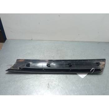 MOLDURA EXTERIOR IZQUIERDA 