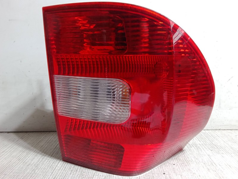 Recambio de piloto trasero izquierdo para skoda yeti (5l) 1.2 tsi referencia OEM IAM   
