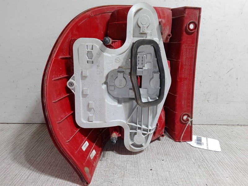 Recambio de piloto trasero izquierdo para skoda yeti (5l) 1.2 tsi referencia OEM IAM   