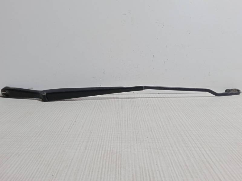 BRAZO LIMPIA DELANTERO DERECHO 