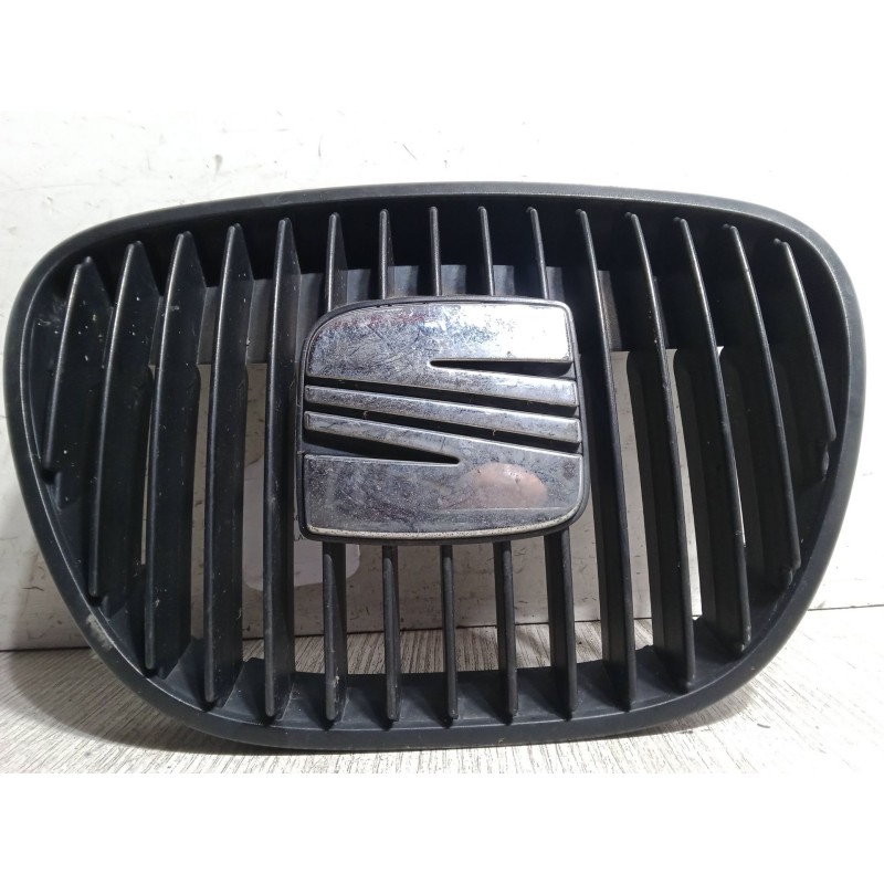 Recambio de rejillas capo para seat ibiza iii (6l1) 1.2 12v referencia OEM IAM   