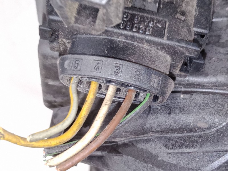 Recambio de faro derecho para mercedes-benz clase a (w169) a 180 cdi (169.007, 169.307) referencia OEM IAM A1698200261  