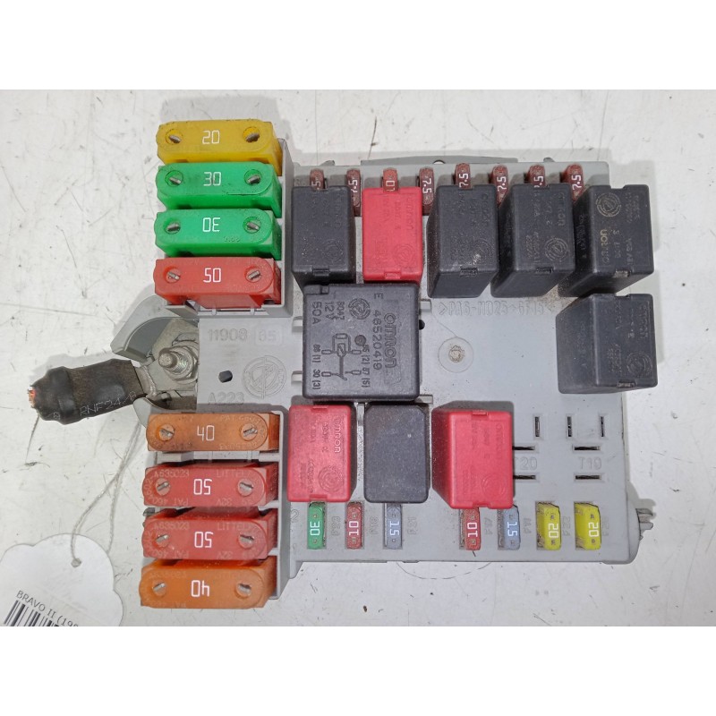 Recambio de caja reles / fusibles para fiat bravo ii (198_) 1.9 d multijet (198axb1a) referencia OEM IAM 51775688  