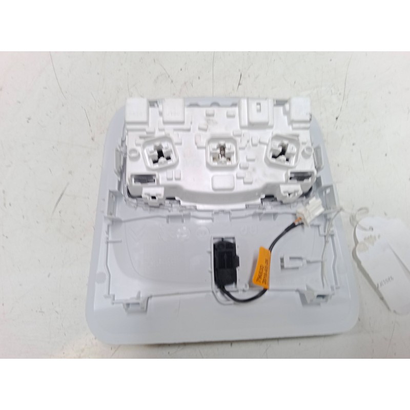 Recambio de luz interior delantera para peugeot 208 i (ca_, cc_) 1.2 vti 82 referencia OEM IAM   