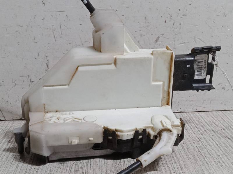 CERRADURA PUERTA DELANTERA DERECHA 