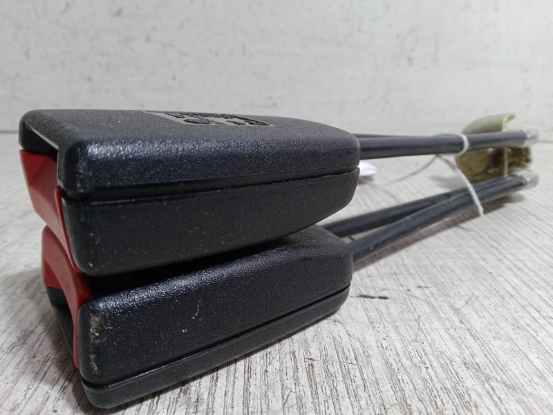 Recambio de anclaje cinturon trasero derecho para volkswagen polo (6n2) 1.4 referencia OEM IAM   