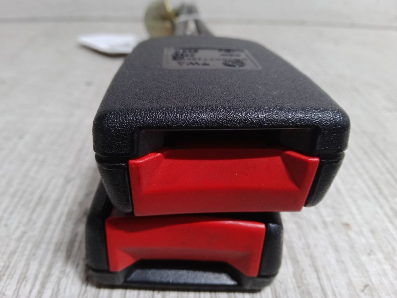 Recambio de anclaje cinturon trasero derecho para volkswagen polo (6n2) 1.4 referencia OEM IAM   