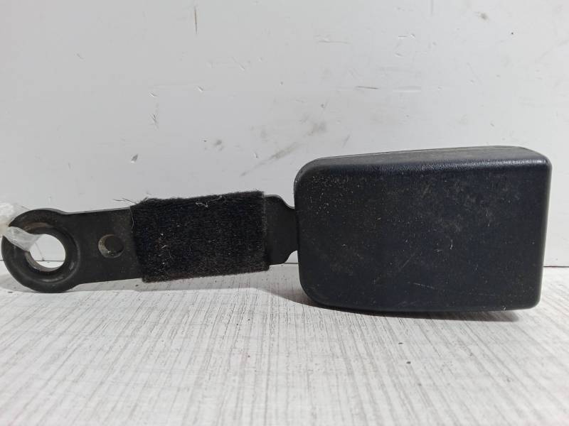 ANCLAJE CINTURON DELANTERO DERECHO 
