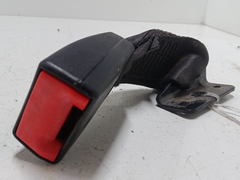 Recambio de anclaje cinturon trasero izquierdo para fiat 500 (312_) 1.3 d multijet (312axb1a) referencia OEM IAM   