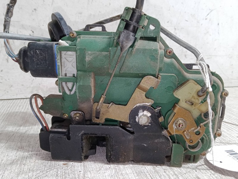 Recambio de cerradura puerta trasera derecha para seat ibiza iii (6l1) 1.9 sdi referencia OEM IAM   