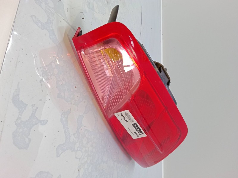 Recambio de piloto trasero izquierdo para fiat punto (188_) 1.2 60 (188.030, .050, .130, .150, .230, .250) referencia OEM IAM   