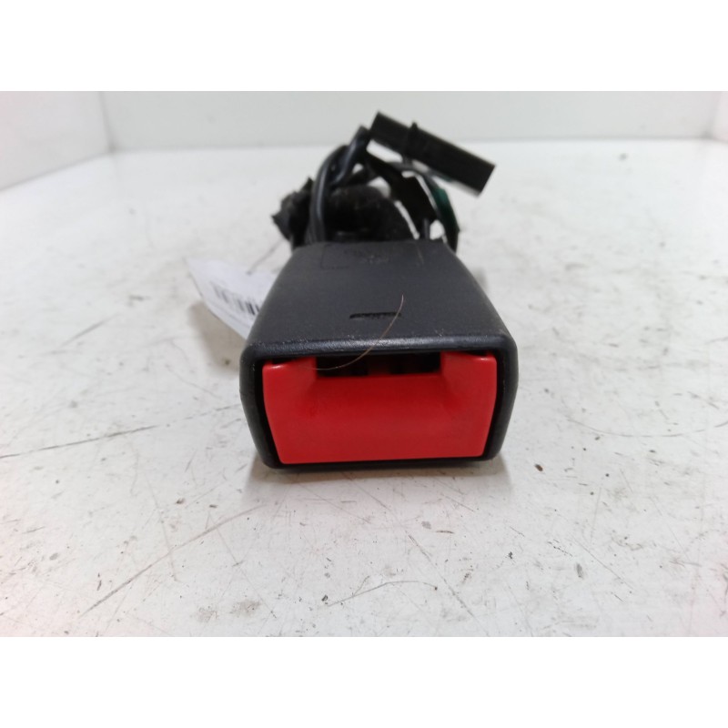 Recambio de anclaje cinturon delantero izquierdo para fiat bravo ii (198_) 1.9 d multijet (198axb1a) referencia OEM IAM   