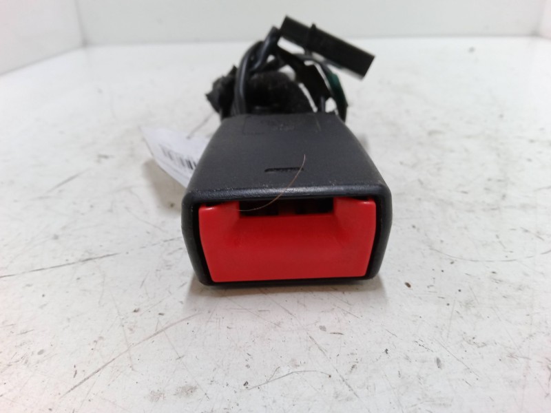 Recambio de anclaje cinturon delantero izquierdo para fiat bravo ii (198_) 1.9 d multijet (198axb1a) referencia OEM IAM   