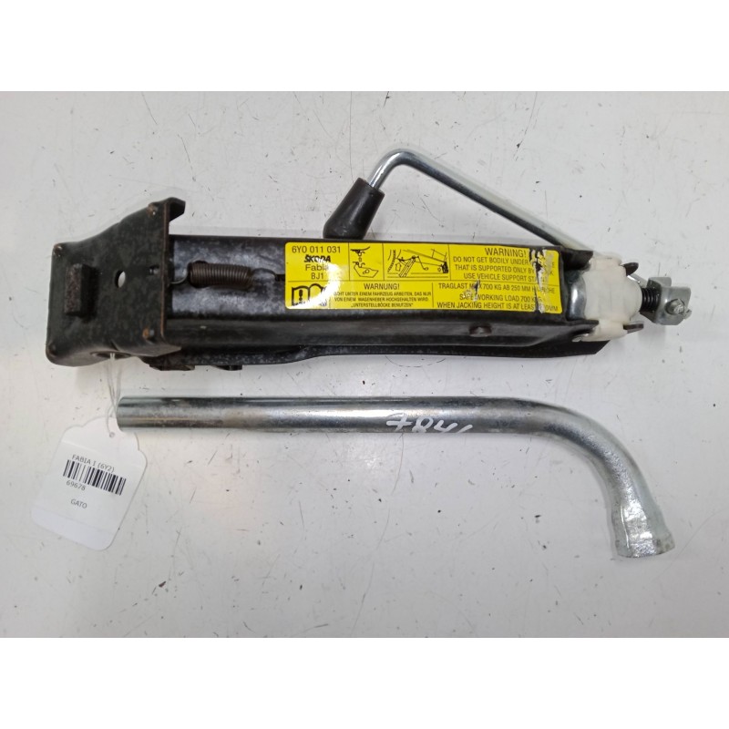 Recambio de gato para skoda fabia i (6y2) 1.4 16v referencia OEM IAM 6Y0011031  