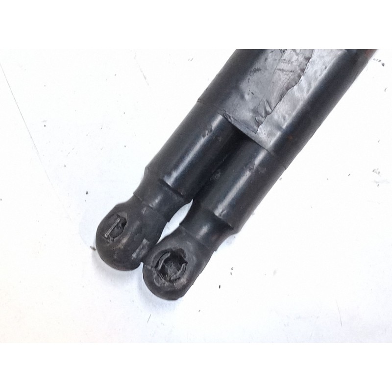 Recambio de amortiguadores malet/porton para kia sportage ii (je_, km_) 2.0 crdi referencia OEM IAM   