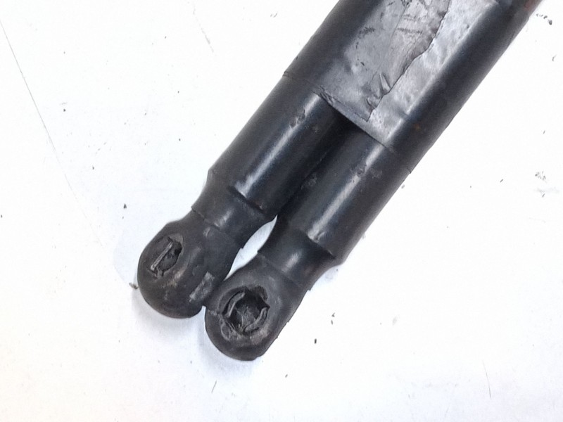 Recambio de amortiguadores malet/porton para kia sportage ii (je_, km_) 2.0 crdi referencia OEM IAM   