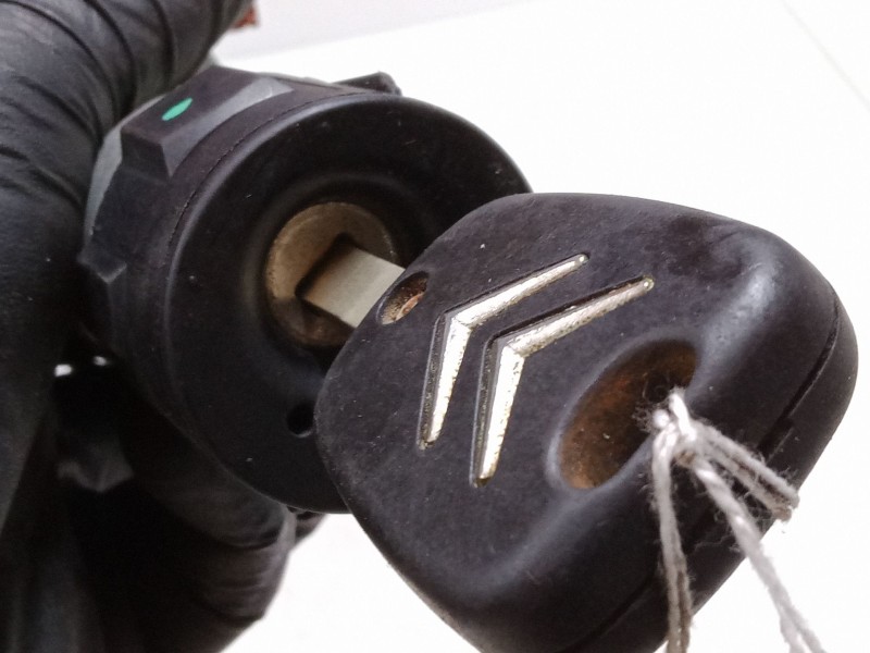 Recambio de clausor para citroën c3 pluriel (hb_) 1.4 referencia OEM IAM 9632897680  