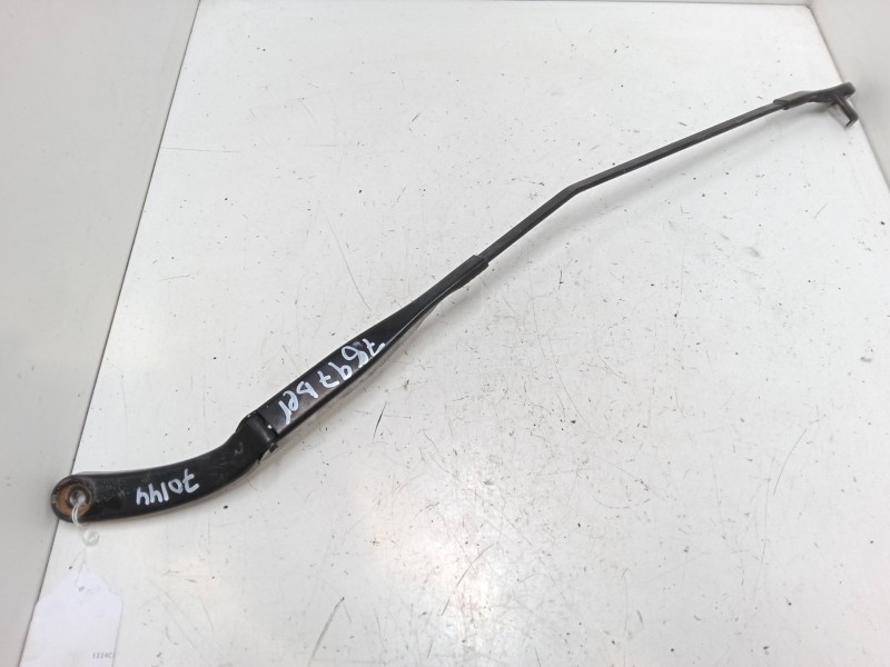 Recambio de brazo limpia delantero derecho para volkswagen golf iv (1j1) 1.9 sdi referencia OEM IAM   