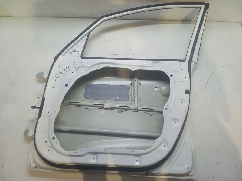 Recambio de puerta delantera derecha para kia carens iv 1.6 gdi referencia OEM IAM   