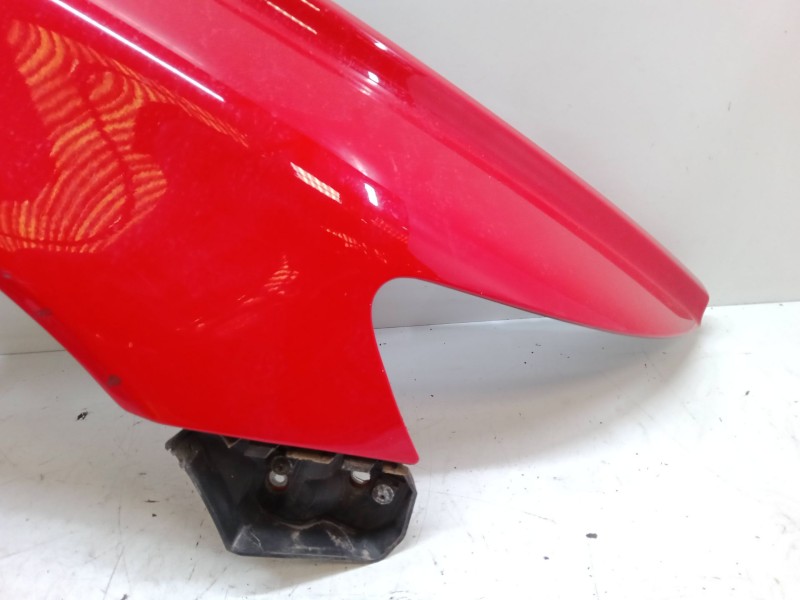 Recambio de aleta delantera derecha para volvo v50 (545) 2.4 referencia OEM IAM   