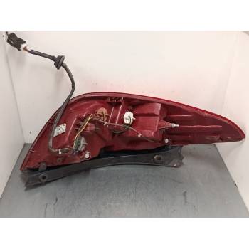 PILOTO TRASERO DERECHO 924024P500 