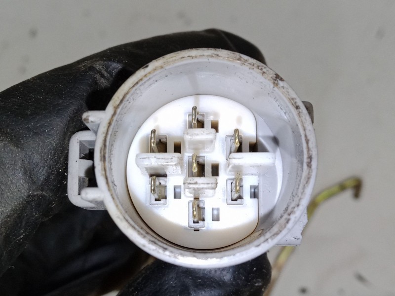 Recambio de cerradura puerta delantera derecha para toyota corolla compact (_e10_) 1.3 xli (ee101_) referencia OEM IAM   