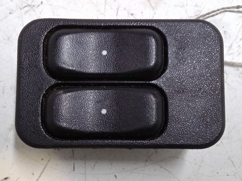Recambio de mando elevalunas delantero izquierdo para opel zafira a monospace (t98) 2.0 dti 16v (f75) referencia OEM IAM 9056108