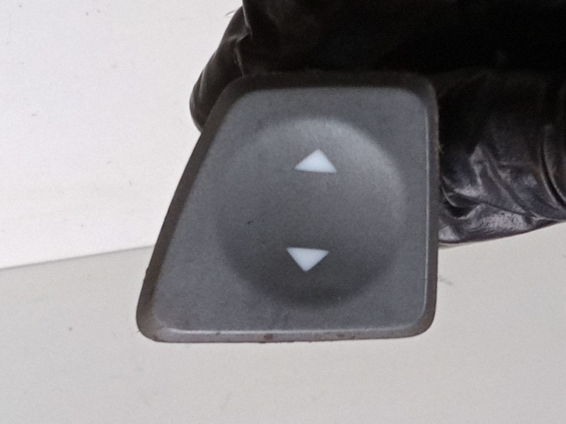 Recambio de mando elevalunas delantero derecho para fiat 500 (312_) 1.3 d multijet (312axb1a) referencia OEM IAM   