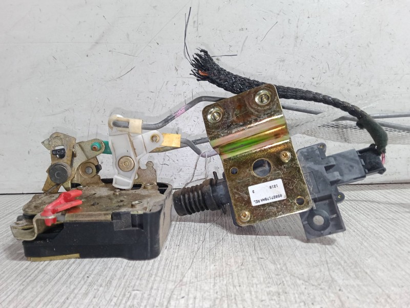 Recambio de cerradura puerta trasera izquierda para chrysler pt cruiser (pt_) 2.0 referencia OEM IAM   