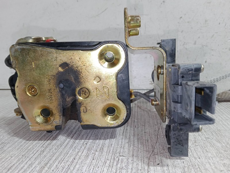 Recambio de cerradura puerta trasera izquierda para chrysler pt cruiser (pt_) 2.0 referencia OEM IAM   