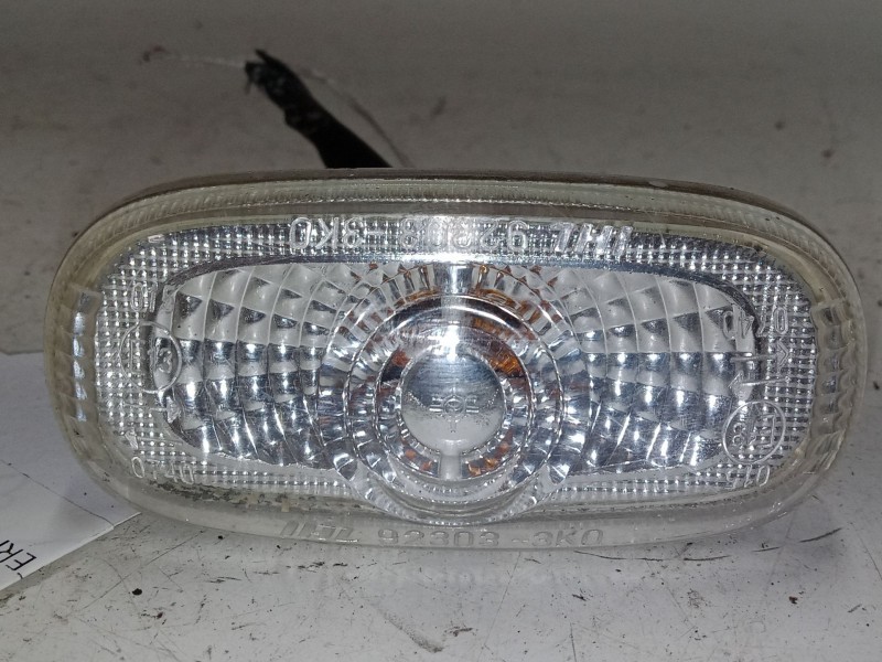 Recambio de intermitente lateral derecho para kia carens iii monospace (un) 2.0 crdi 140 referencia OEM IAM   