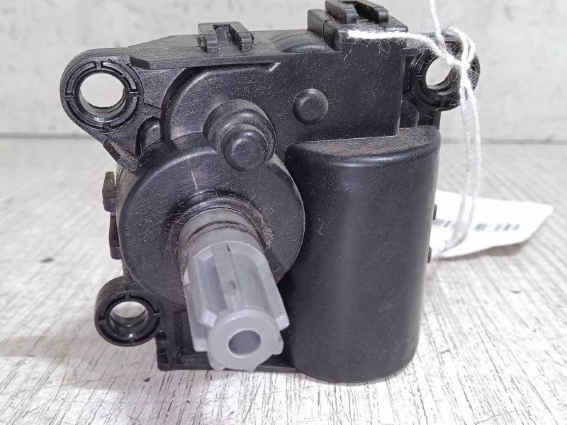 Recambio de motor apertura trampillas climatizador para hyundai i10 ii (ba, ia) 1.0 referencia OEM IAM   