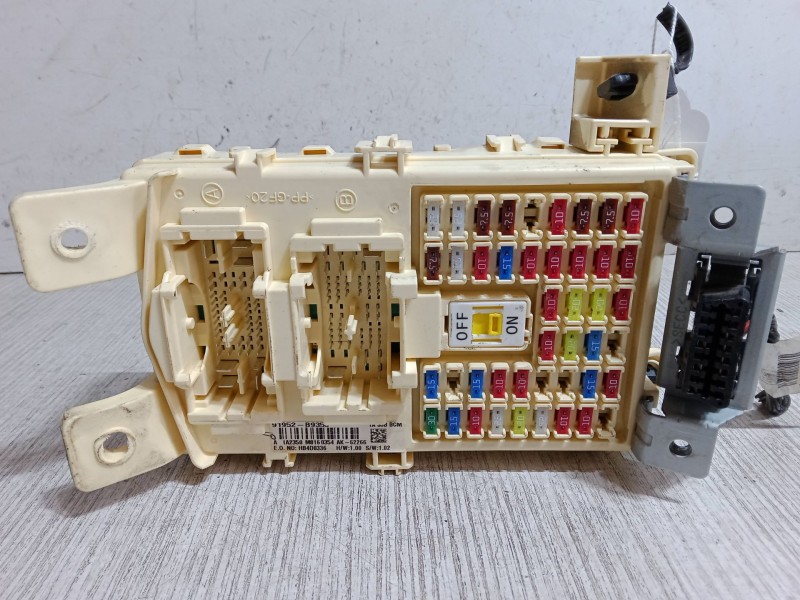 Recambio de caja reles / fusibles para hyundai i10 ii (ba, ia) 1.0 referencia OEM IAM 91952B9350  