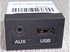 Recambio de conector usb / aux para hyundai i10 ii (ba, ia) 1.0 referencia OEM IAM 96120B9000  