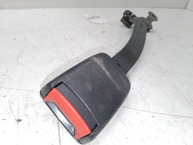 Recambio de anclaje cinturon delantero izquierdo para volkswagen golf iv (1j1) 1.6 16v referencia OEM IAM   