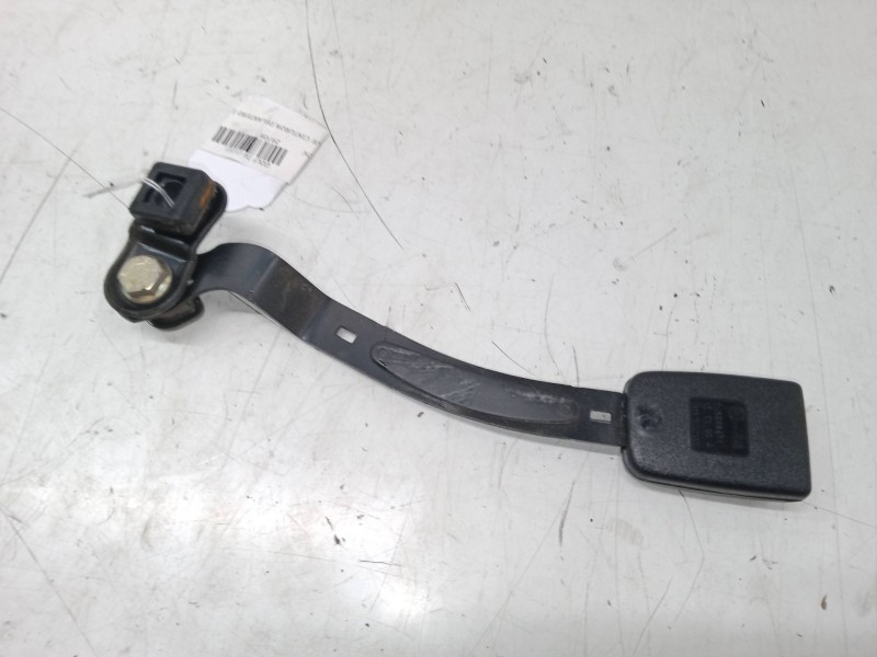 Recambio de anclaje cinturon delantero izquierdo para volkswagen golf iv (1j1) 1.6 16v referencia OEM IAM   