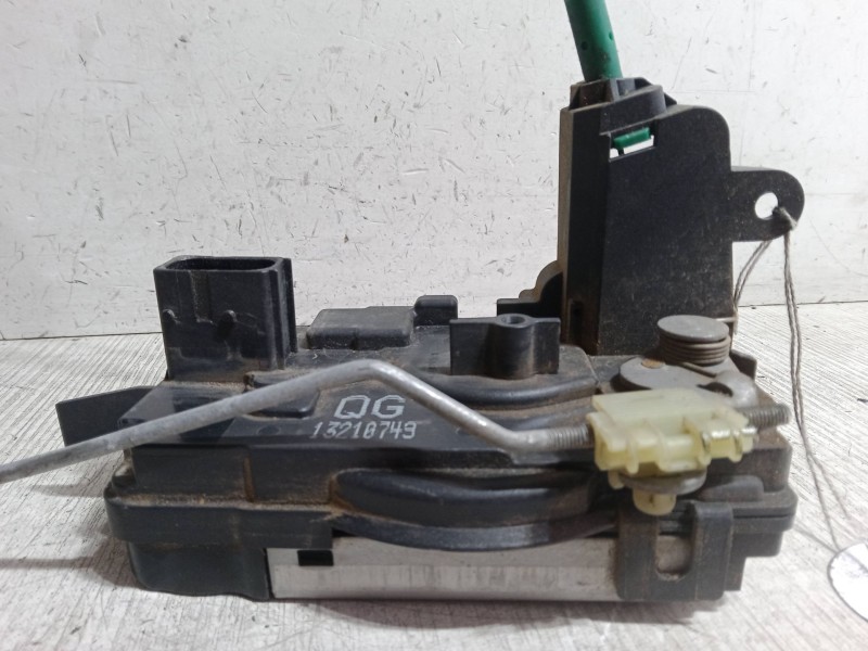 Recambio de cerradura puerta delantera derecha para opel zafira / zafira family b (a05) 1.9 cdti (m75) referencia OEM IAM   