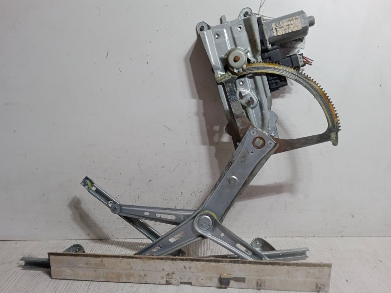 Recambio de elevalunas electrico delantero derecho para opel zafira / zafira family b (a05) 1.9 cdti (m75) referencia OEM IAM 13